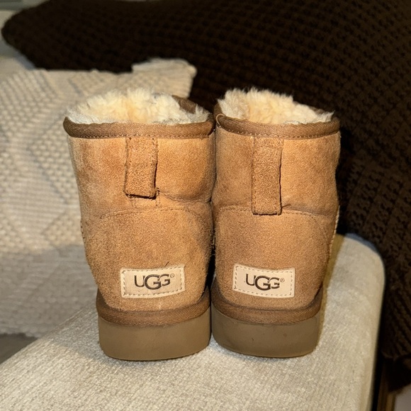 Mini Uggs - Picture 3 of 6